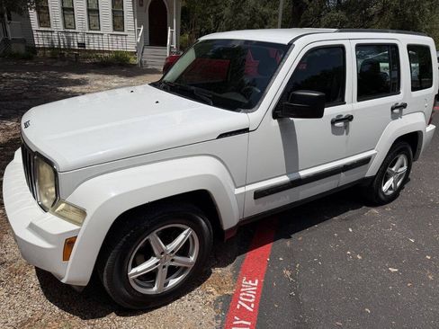Used 2012 Jeep Liberty Sport RWD image 2