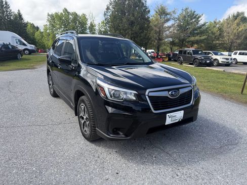 Used 2019 Subaru Forester Premium w/ All-Weather Package AWD/4WD image 7