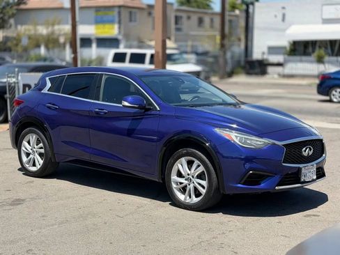 Used 2017 INFINITI QX30 w/ Cargo Package FWD image 19
