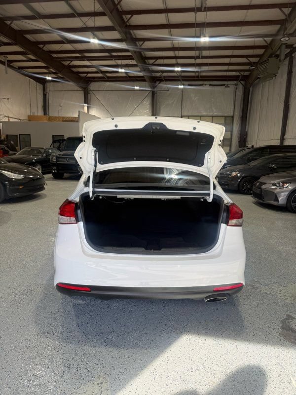 Used 2018 Kia Forte S FWD image 15