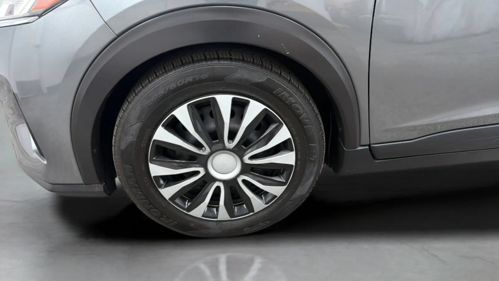 Used 2021 Nissan Kicks S FWD image 29