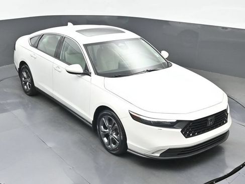 Used 2023 Honda Accord EX image 35