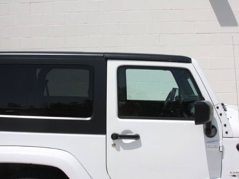 Used 2016 Jeep Wrangler Sahara w/ Dual Top Group AWD/4WD image 8