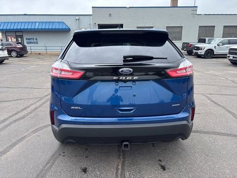 Used 2022 Ford Edge SEL w/ Convenience Package image 3