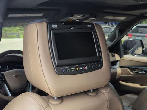 Used 2019 Cadillac Escalade ESV Platinum AWD/4WD image 38