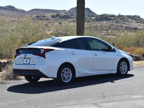 Used 2022 Toyota Prius LE FWD image 7