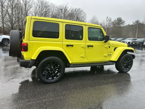 Used 2023 Jeep Wrangler Sahara w/ Cold Weather Group image 5