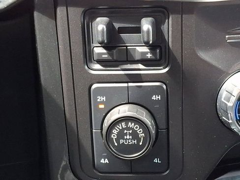 Certified 2021 Ford F150 Lariat w/ Equipment Group 502A High image 26