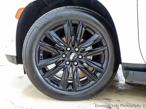 Used 2021 Cadillac Escalade ESV Sport w/ Driver Assist Tech Package AWD/4WD image 12