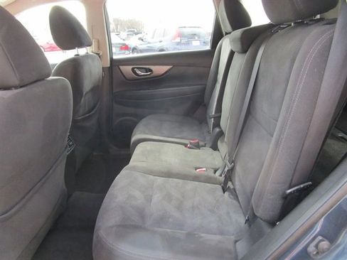 Used 2015 Nissan Rogue SV w/ SV Premium Package image 12