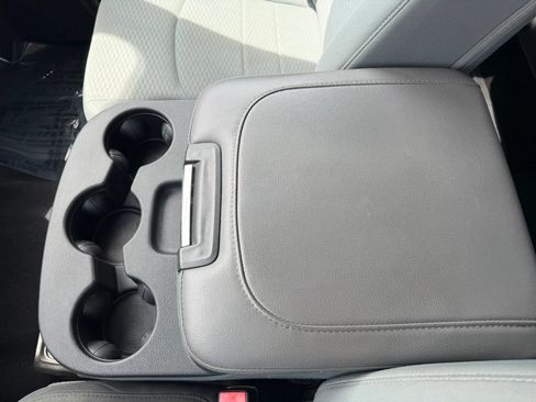 Used 2019 RAM 1500 Classic SLT AWD/4WD image 28