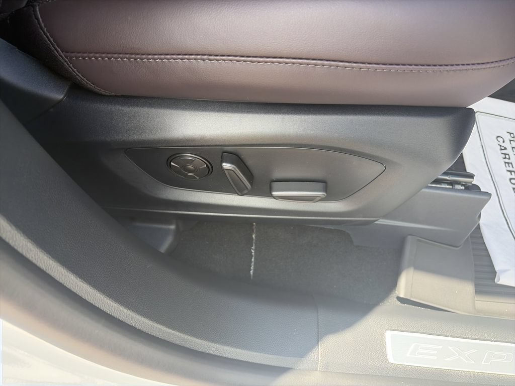 New 2026 Ford Explorer Platinum RWD image 35