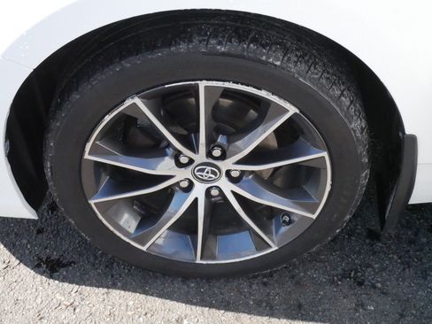 Used 2017 Toyota Camry XSE image 15