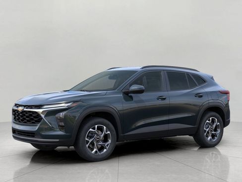 New 2026 Chevrolet Trax LT image 2