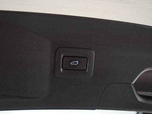 Used 2023 MAZDA CX-9 Touring Plus image 11