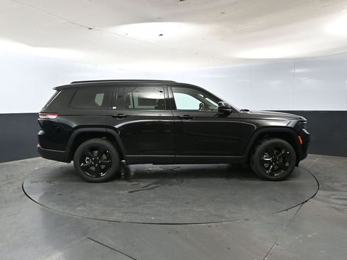 New 2025 Jeep Grand Cherokee L Altitude image 4