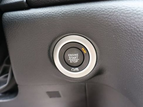 Used 2026 Chrysler Pacifica Select AWD/4WD image 22