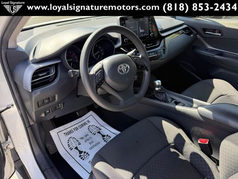 Used 2020 Toyota C-HR LE FWD image 16
