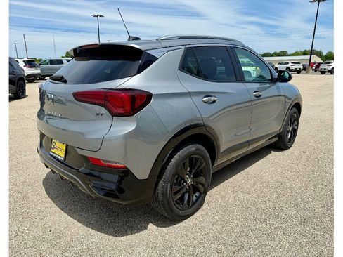 Used 2024 Buick Encore GX Sport Touring image 4