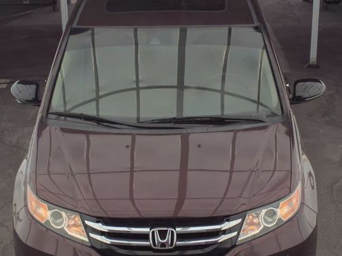 Used 2015 Honda Odyssey Touring image 2