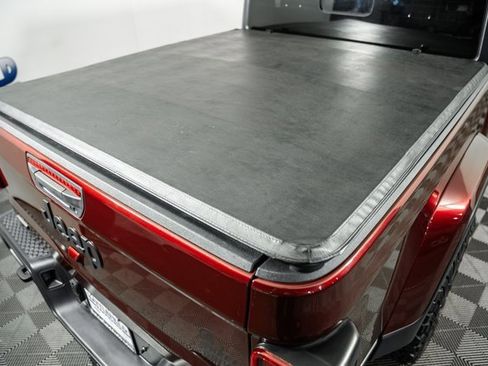 Used 2021 Jeep Gladiator Willys image 9