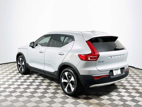 Used 2025 Volvo XC40 B5 Core w/ Protection Package Premier image 5