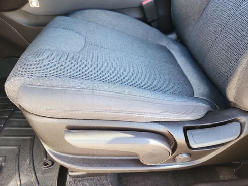 Used 2019 Hyundai Santa Fe SE image 8