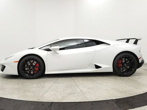 Used 2018 Lamborghini Huracan LP 580-2 RWD image 2
