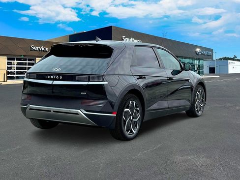 New 2024 Hyundai Ioniq 5 SEL image 8
