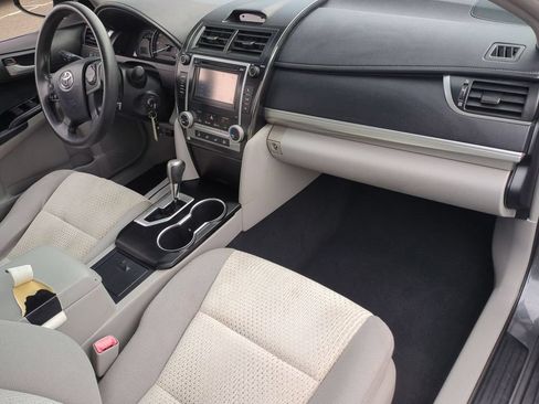 Used 2012 Toyota Camry LE FWD image 25