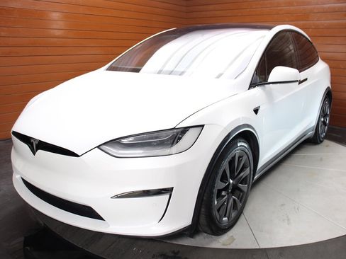 Used 2023 Tesla Model X image 5