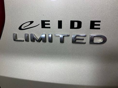 Used 2017 Ford Explorer Limited w/ Equipment Group 301A AWD/4WD image 37