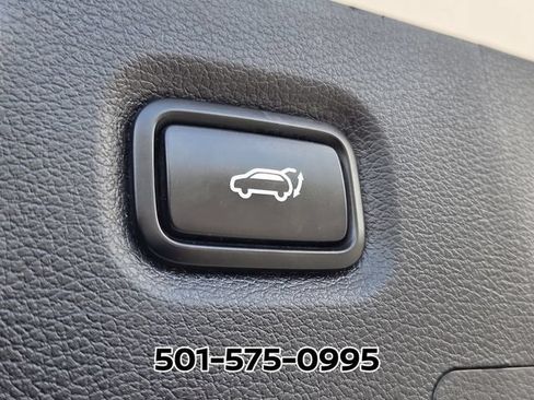 Used 2020 Hyundai Santa Fe SEL w/ Cargo Package FWD image 16