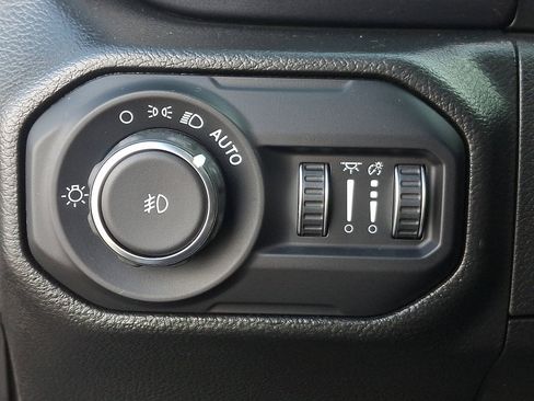 Used 2022 Jeep Wrangler Unlimited Sport image 28