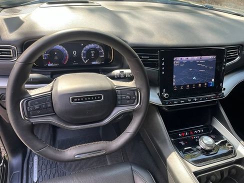 Used 2024 Jeep Wagoneer Series II w/ Convenience Group I AWD/4WD image 6