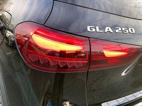 Used 2025 Mercedes-Benz GLA 250 4MATIC image 24