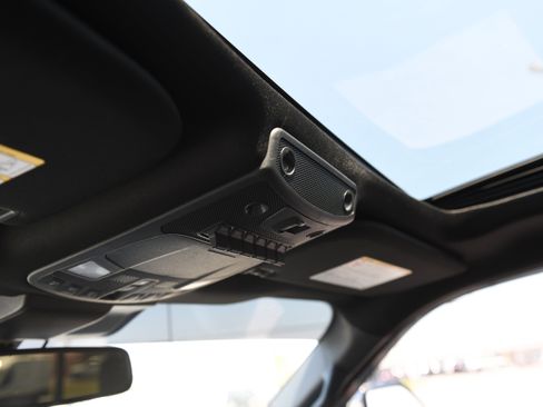 Used 2022 Ford F250 Lariat w/ Lariat Ultimate Package AWD/4WD image 29