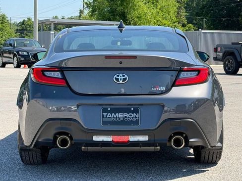 Used 2023 Toyota GR86 RWD image 4