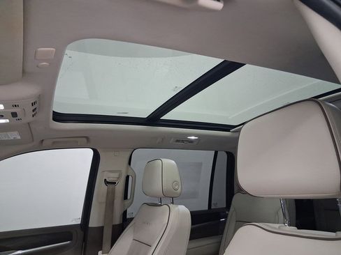 Used 2021 GMC Yukon XL Denali w/ Denali Premium Package image 13