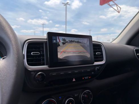 Used 2023 Hyundai Venue SE w/ Cargo Package FWD image 16