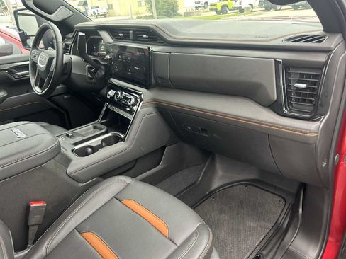 Used 2025 GMC Sierra 2500 AT4 w/ AT4 Premium Plus Package AWD/4WD image 30
