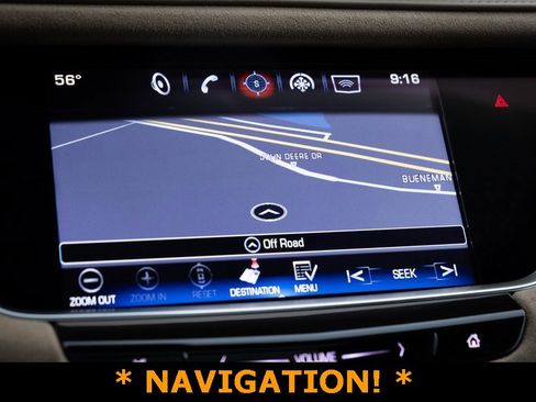 Used 2017 Cadillac XT5 Platinum w/ Driver Assist Package image 4