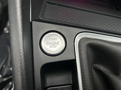 Certified 2025 Volkswagen Jetta SEL image 22