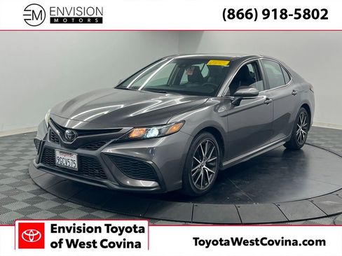 Used 2023 Toyota Camry SE image 1