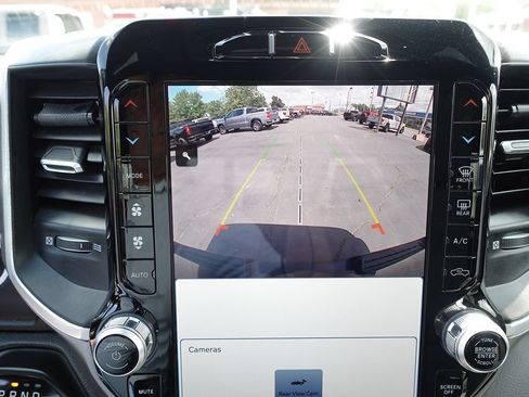 Used 2023 RAM 1500 Big Horn AWD/4WD image 44