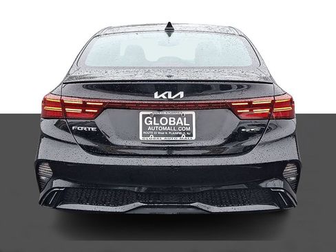 Used 2023 Kia Forte GT-Line w/ GT-Line Premium Package FWD image 5
