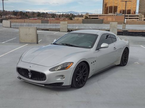 Used 2010 Maserati GranTurismo Coupe RWD image 2