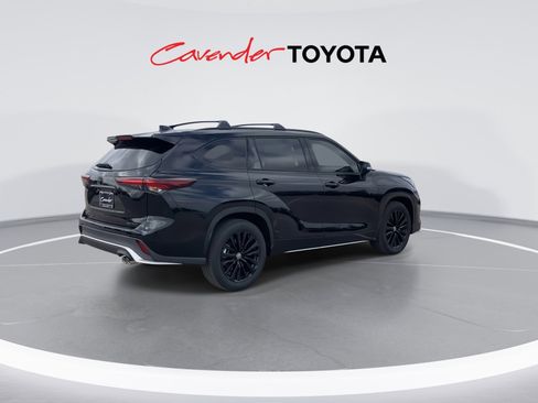 New 2026 Toyota Highlander XSE image 8