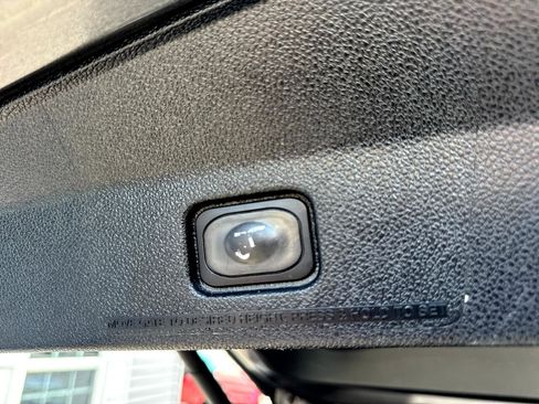 Used 2017 Ford Explorer XLT w/ Equipment Group 202A image 14