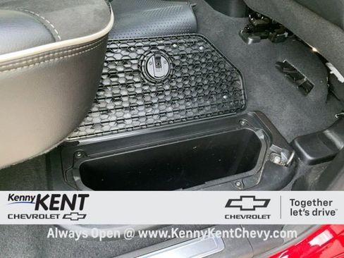 Used 2019 RAM 1500 Laramie w/ Sport Appearance Package image 17